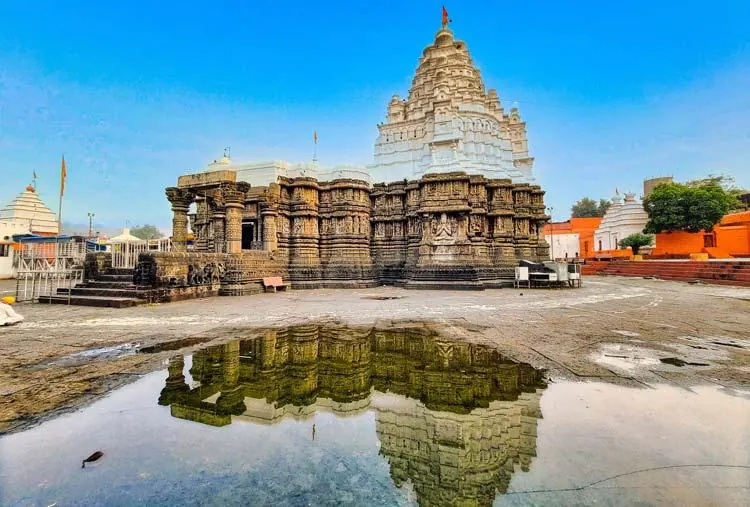 Aundha Nagnath | Solapur Car Rental Service Aundha Nagnath – trip by Solapur Car Rental Service