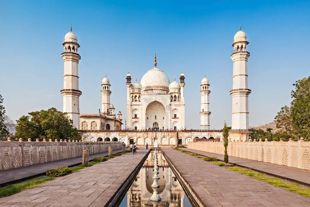 Bibi Ka Maqbara | Solapur Car Rental Service Bibi Ka Maqbara – trip by Solapur Car Rental Service