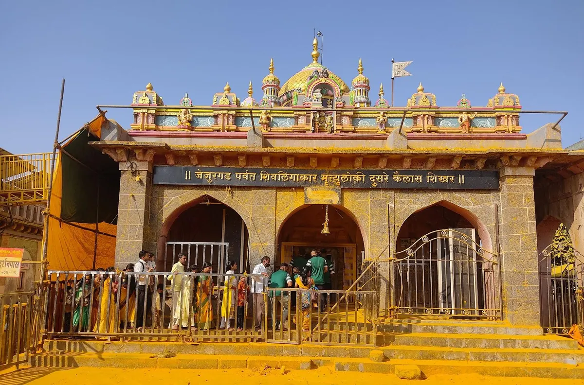 Jejuri Khandoba Temple | Solapur Car Rental Service Jejuri Khandoba Temple – trip by Solapur Car Rental Service