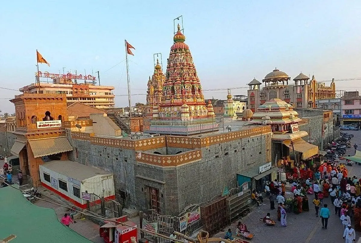 Pandharpur Vitthal Temple – tour by Solapur Car Rental Service, Shourya Tours & Travels