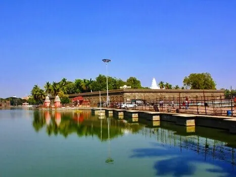 Siddheshwar Temple & Lake Solapur | Solapur Car Rental Service Siddheshwar Temple & Lake Solapur – trip by Solapur Car Rental Service