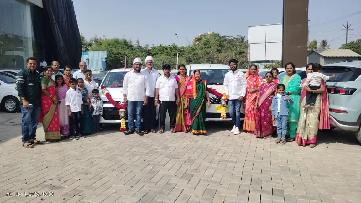 Group tour with Solapur car rental service