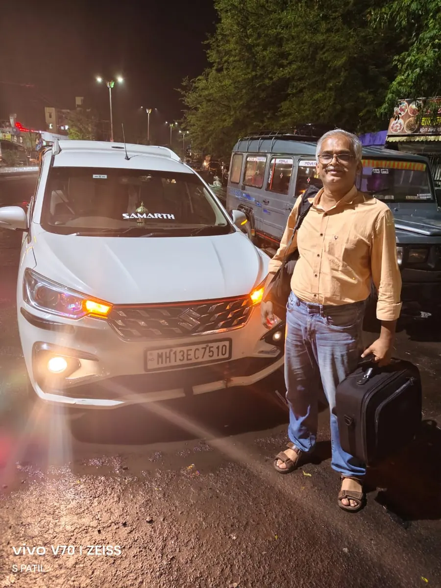 Customer with Solapur taxi for outstation drop